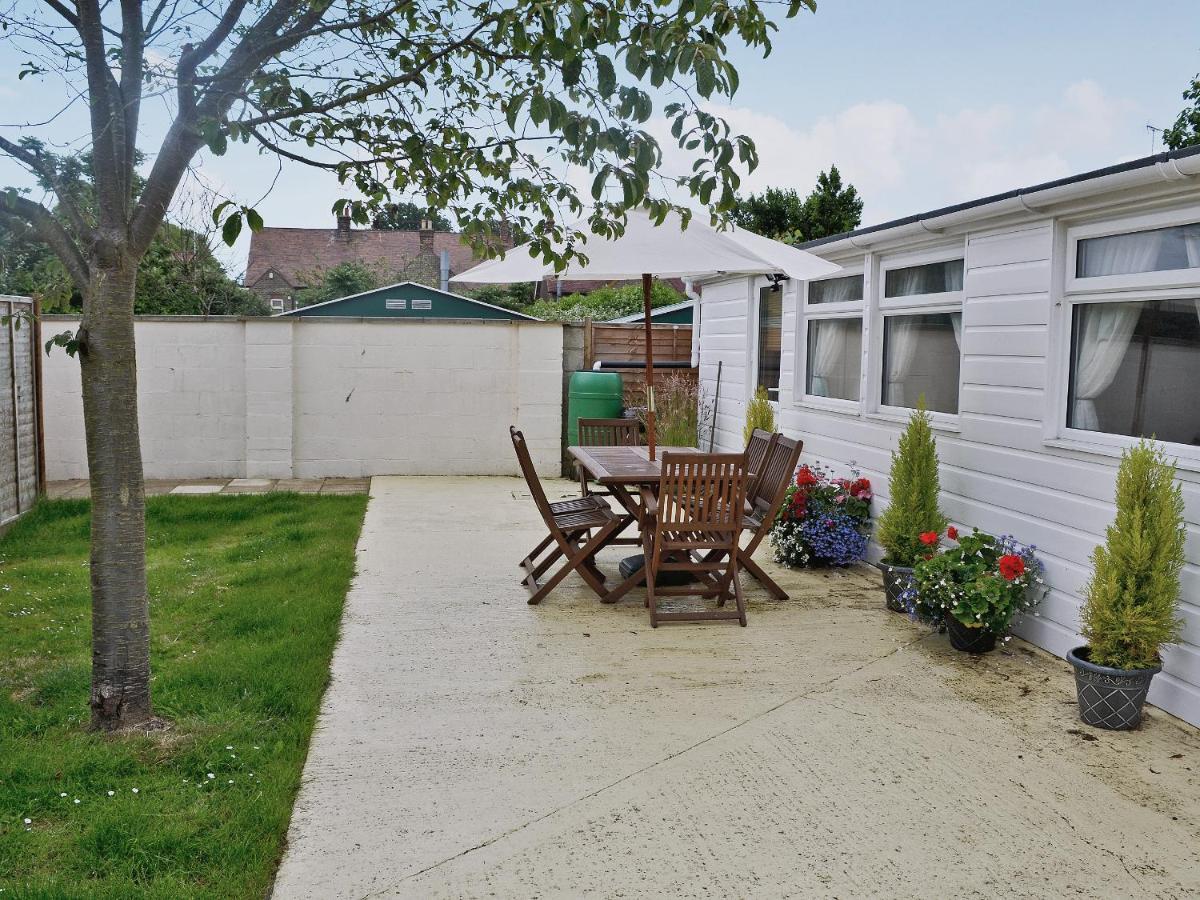 Woodlands Lodge Rustington Exterior foto